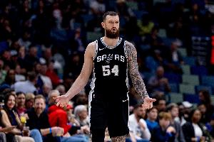 板凳发力！马刺替补合计贡献47分 韦斯利15分&amp;布兰纳姆13分