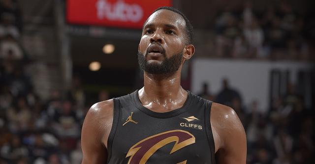 hth-骑士记者：莫布利夏天提升了投射技术 控球等方面也得到了加强