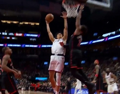 华体会官方网站-奋力反击！哈登传射建功&amp;桑德斯两罚全中 快船12-2反超比分